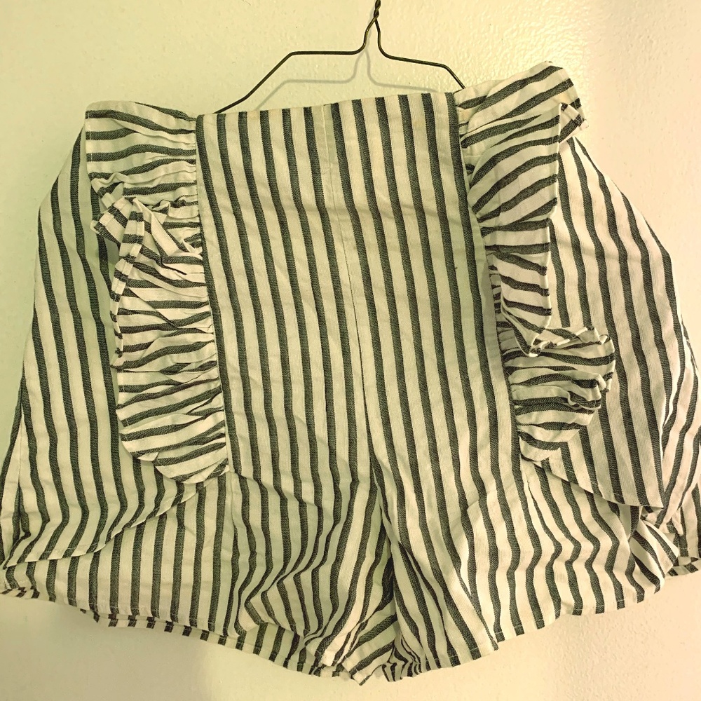 White & blue pinstriped high-waisted shorts